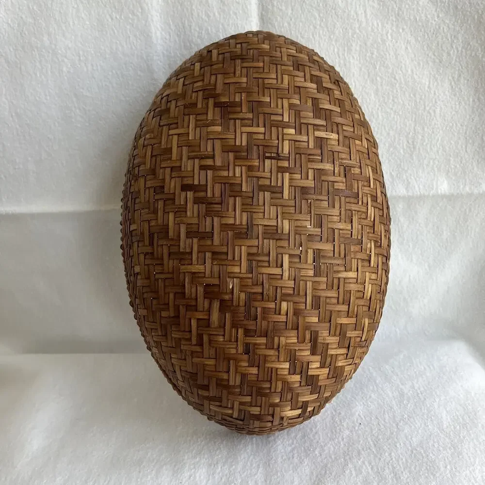 Vintage oval wicker rattan woven basket, home decor, fruit basket, decorative.